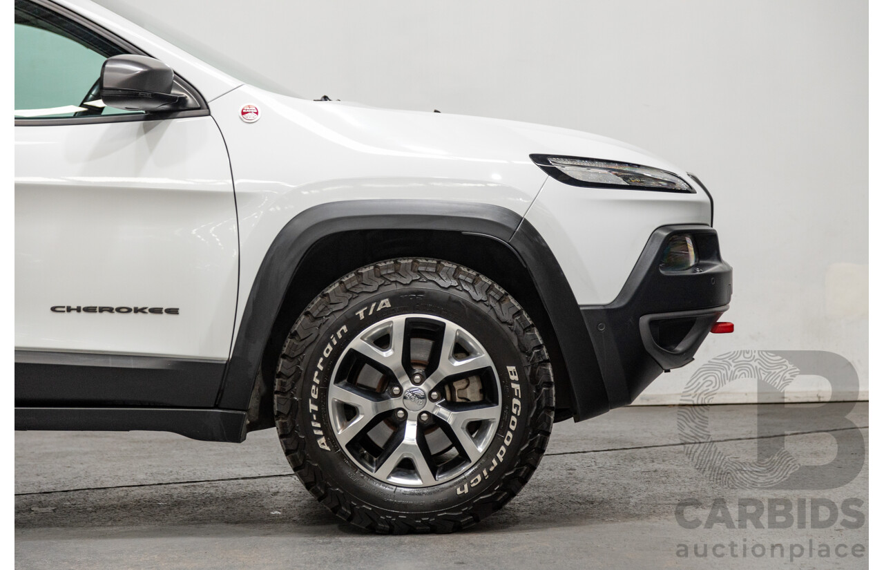 07/2015 Jeep Cherokee Trailhawk (4x4) KL MY15 4d Wagon Bright White V6 3.2L