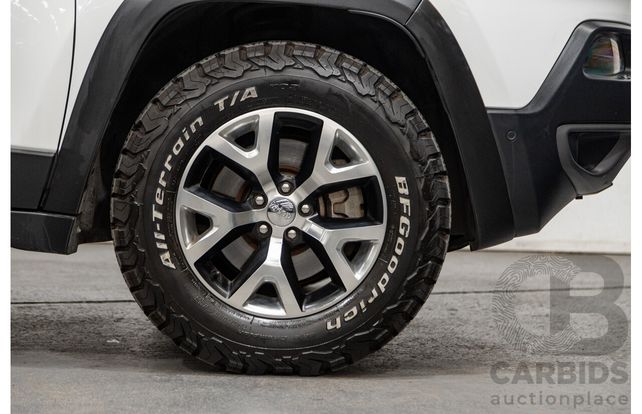 07/2015 Jeep Cherokee Trailhawk (4x4) KL MY15 4d Wagon Bright White V6 3.2L