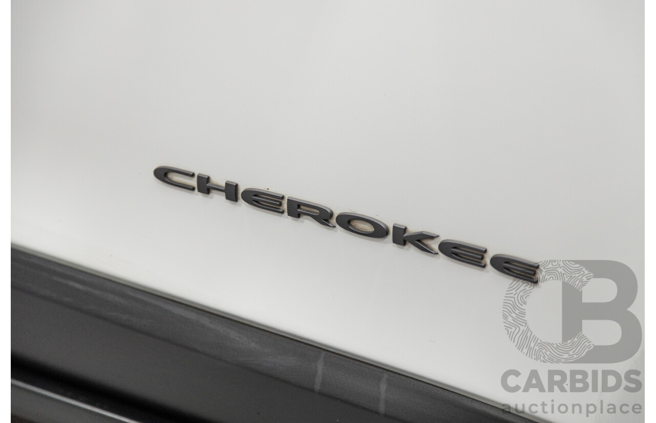 07/2015 Jeep Cherokee Trailhawk (4x4) KL MY15 4d Wagon Bright White V6 3.2L