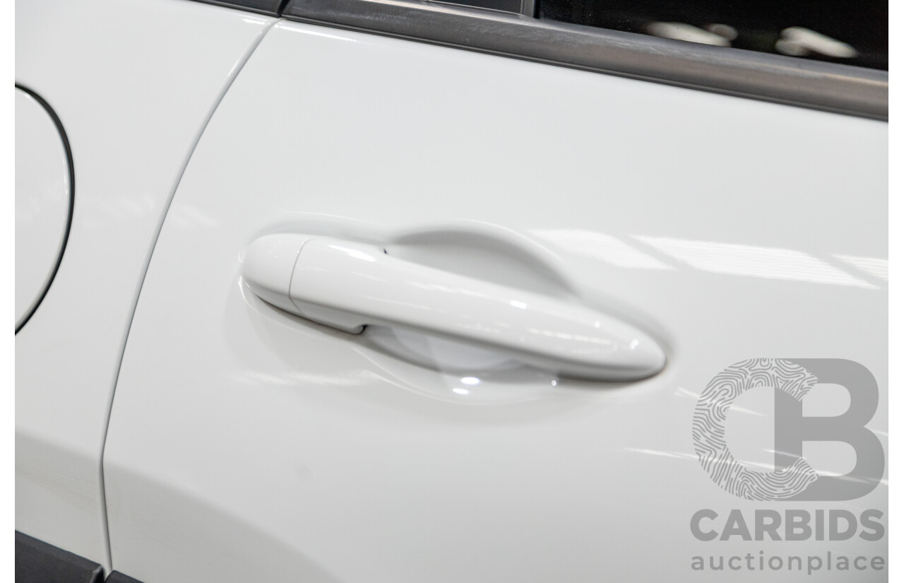 07/2015 Jeep Cherokee Trailhawk (4x4) KL MY15 4d Wagon Bright White V6 3.2L