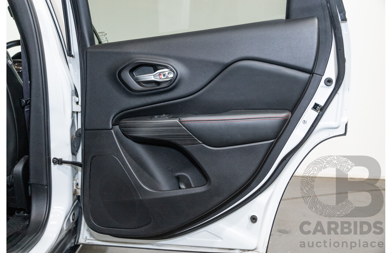 07/2015 Jeep Cherokee Trailhawk (4x4) KL MY15 4d Wagon Bright White V6 3.2L