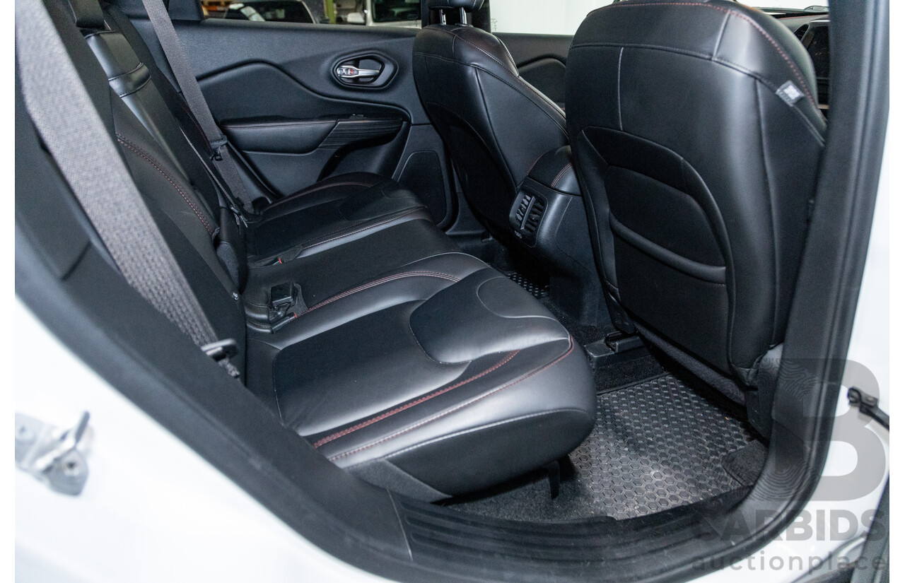 07/2015 Jeep Cherokee Trailhawk (4x4) KL MY15 4d Wagon Bright White V6 3.2L