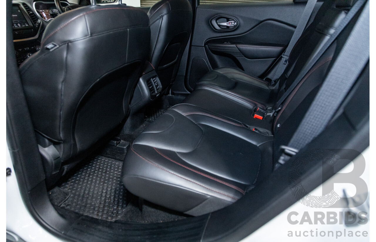 07/2015 Jeep Cherokee Trailhawk (4x4) KL MY15 4d Wagon Bright White V6 3.2L