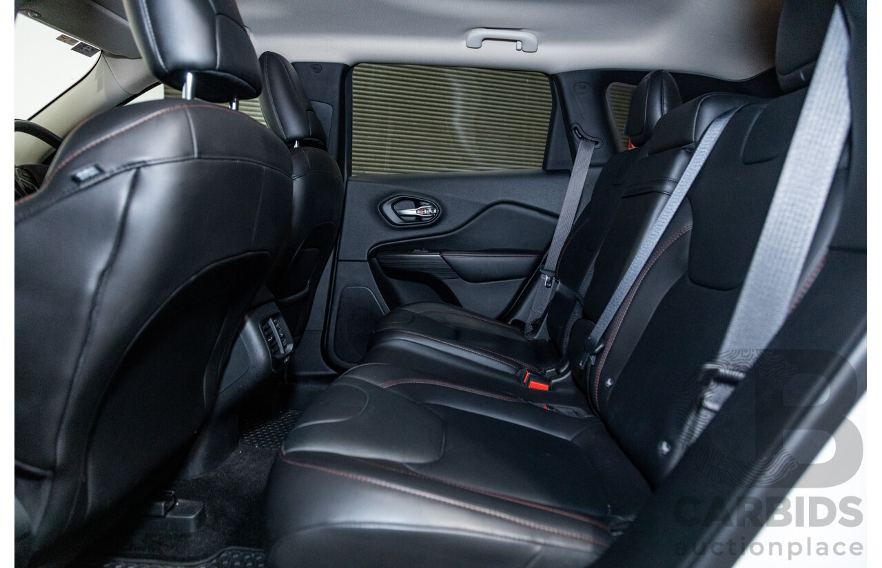 07/2015 Jeep Cherokee Trailhawk (4x4) KL MY15 4d Wagon Bright White V6 3.2L