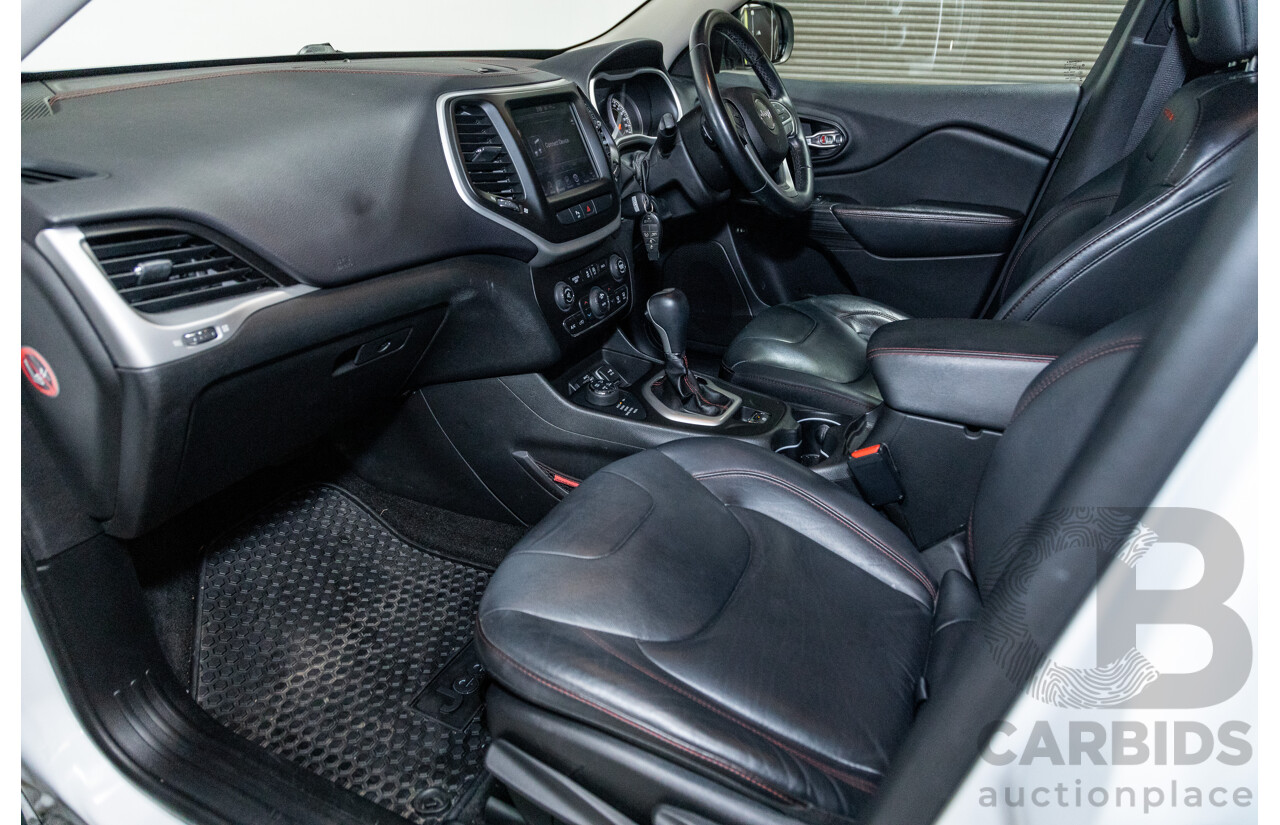 07/2015 Jeep Cherokee Trailhawk (4x4) KL MY15 4d Wagon Bright White V6 3.2L