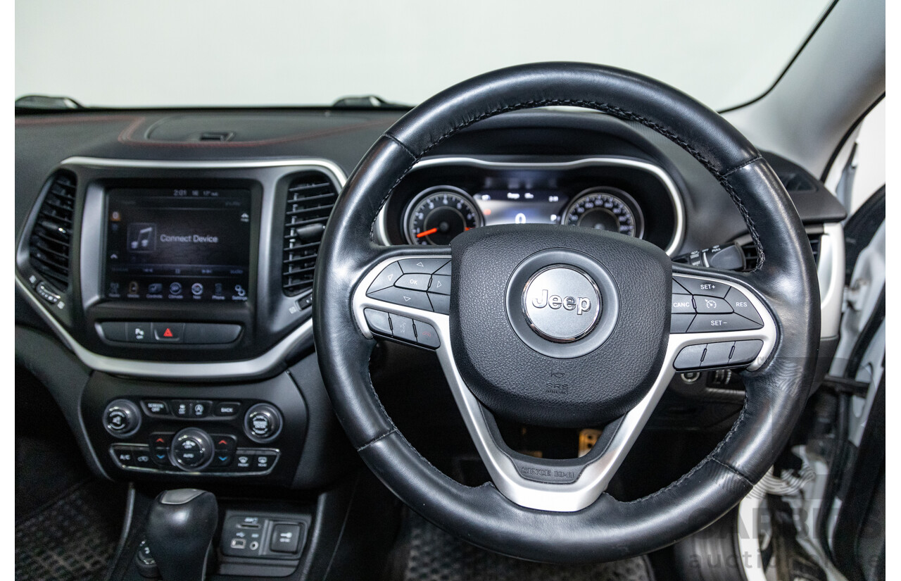 07/2015 Jeep Cherokee Trailhawk (4x4) KL MY15 4d Wagon Bright White V6 3.2L