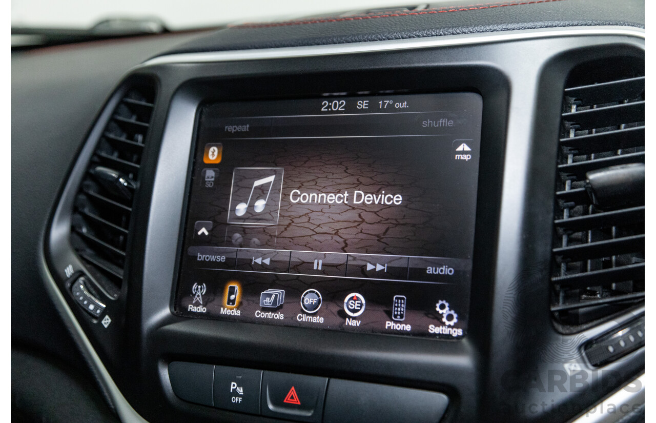 07/2015 Jeep Cherokee Trailhawk (4x4) KL MY15 4d Wagon Bright White V6 3.2L