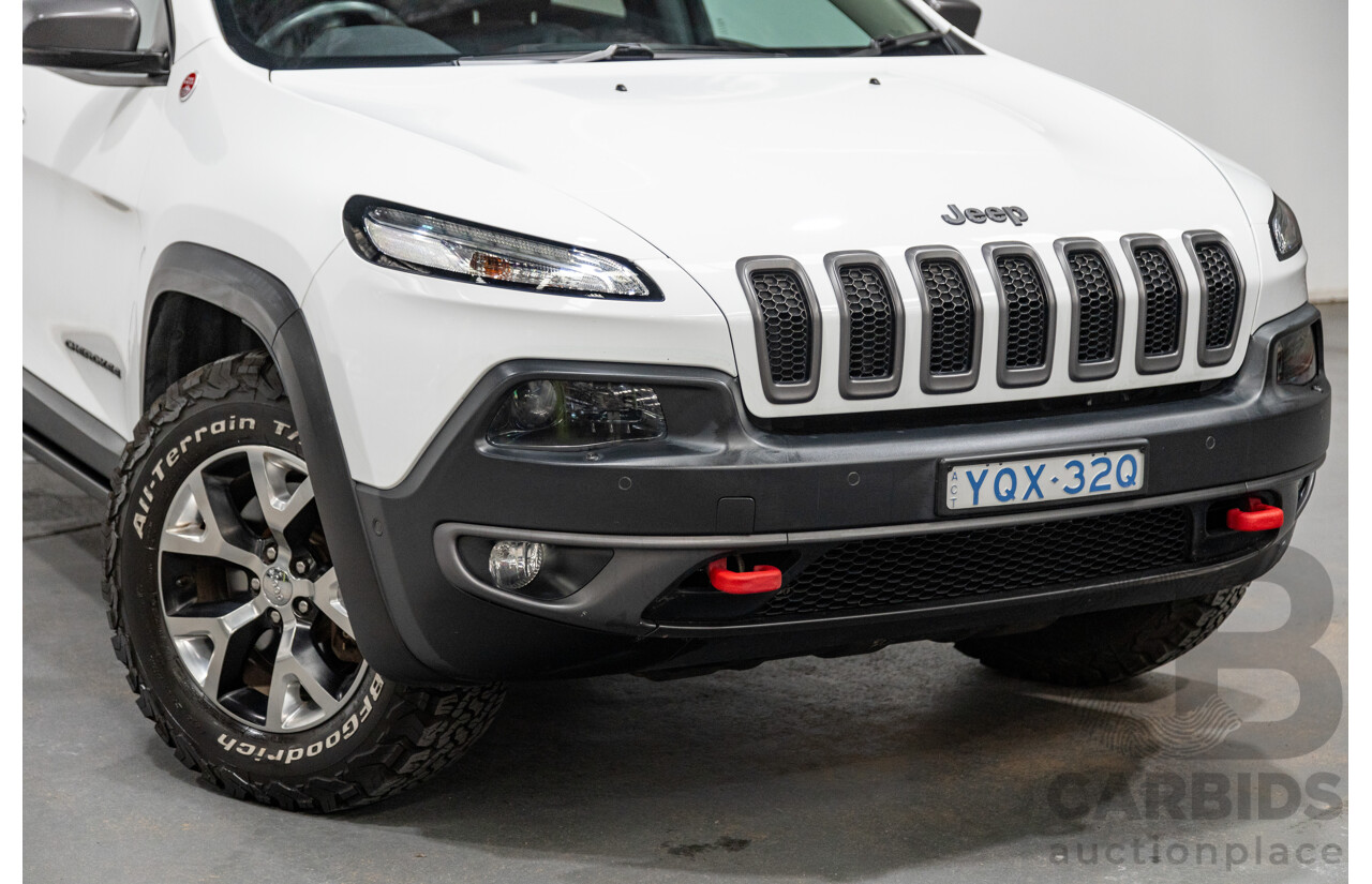 07/2015 Jeep Cherokee Trailhawk (4x4) KL MY15 4d Wagon Bright White V6 3.2L