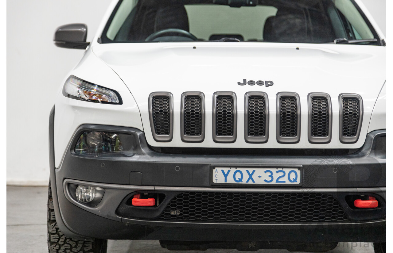 07/2015 Jeep Cherokee Trailhawk (4x4) KL MY15 4d Wagon Bright White V6 3.2L