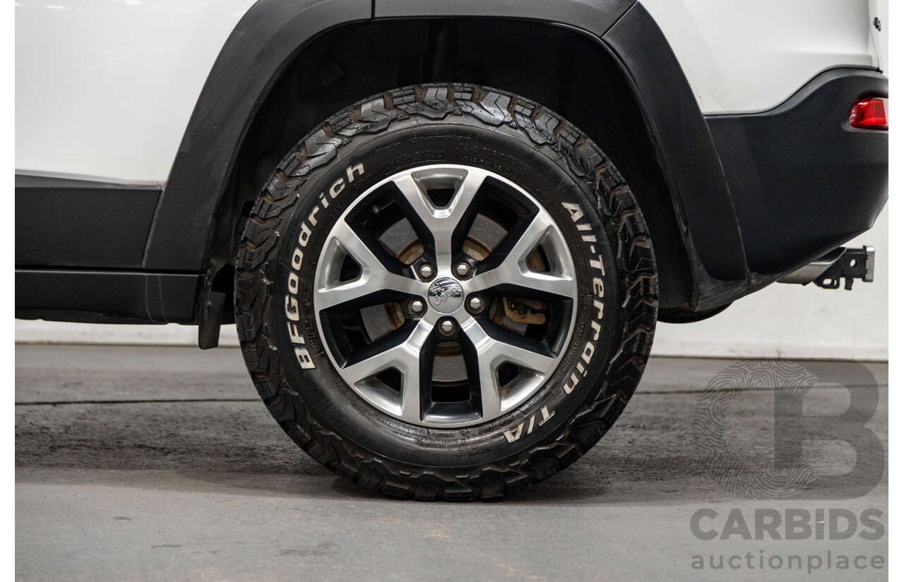 07/2015 Jeep Cherokee Trailhawk (4x4) KL MY15 4d Wagon Bright White V6 3.2L