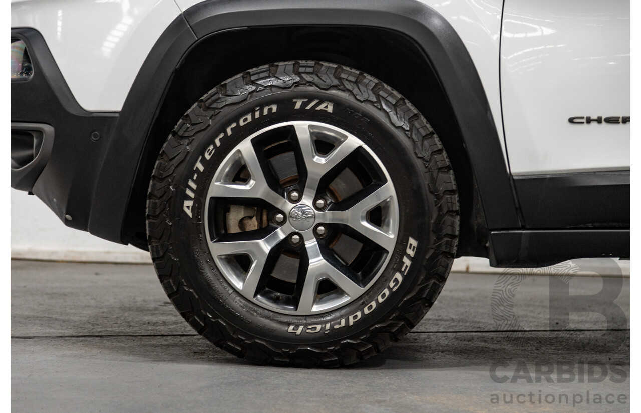 07/2015 Jeep Cherokee Trailhawk (4x4) KL MY15 4d Wagon Bright White V6 3.2L