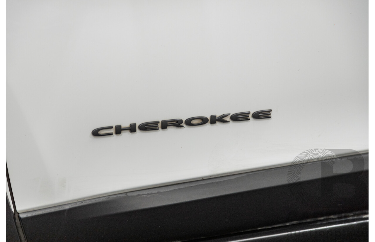 07/2015 Jeep Cherokee Trailhawk (4x4) KL MY15 4d Wagon Bright White V6 3.2L