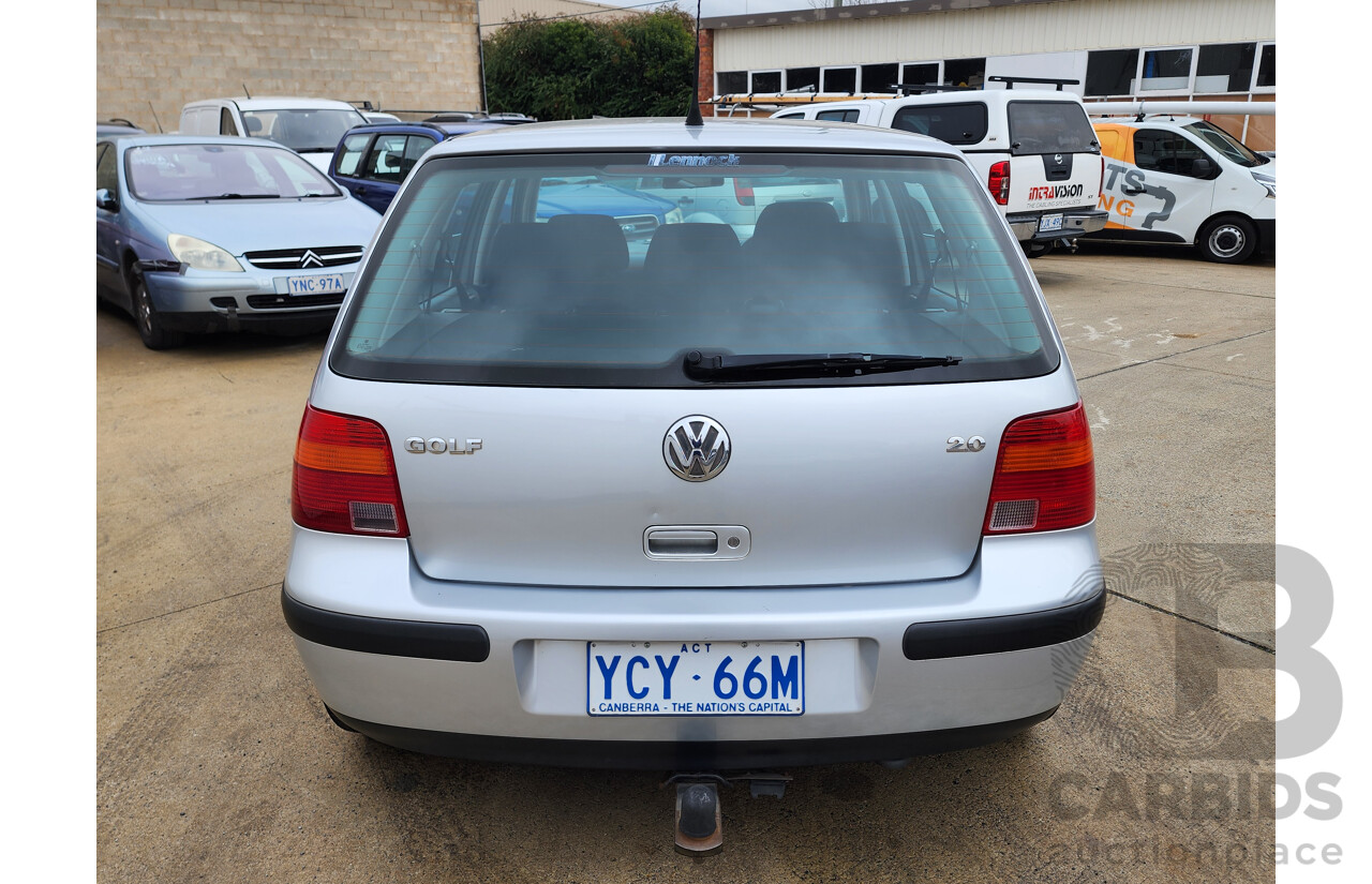 04/2003 Volkswagen Golf 2.0 S FWD  5D Hatchback Silver Or Chrome 2.0L