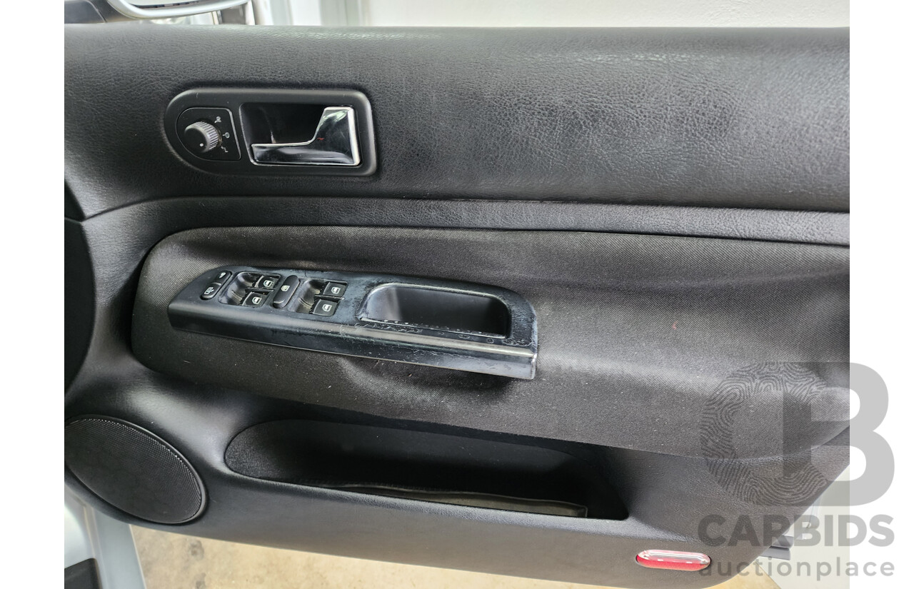 04/2003 Volkswagen Golf 2.0 S FWD  5D Hatchback Silver Or Chrome 2.0L