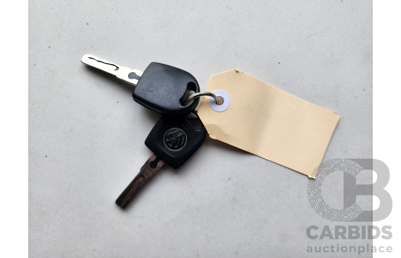 04/2003 Volkswagen Golf 2.0 S FWD  5D Hatchback Silver Or Chrome 2.0L