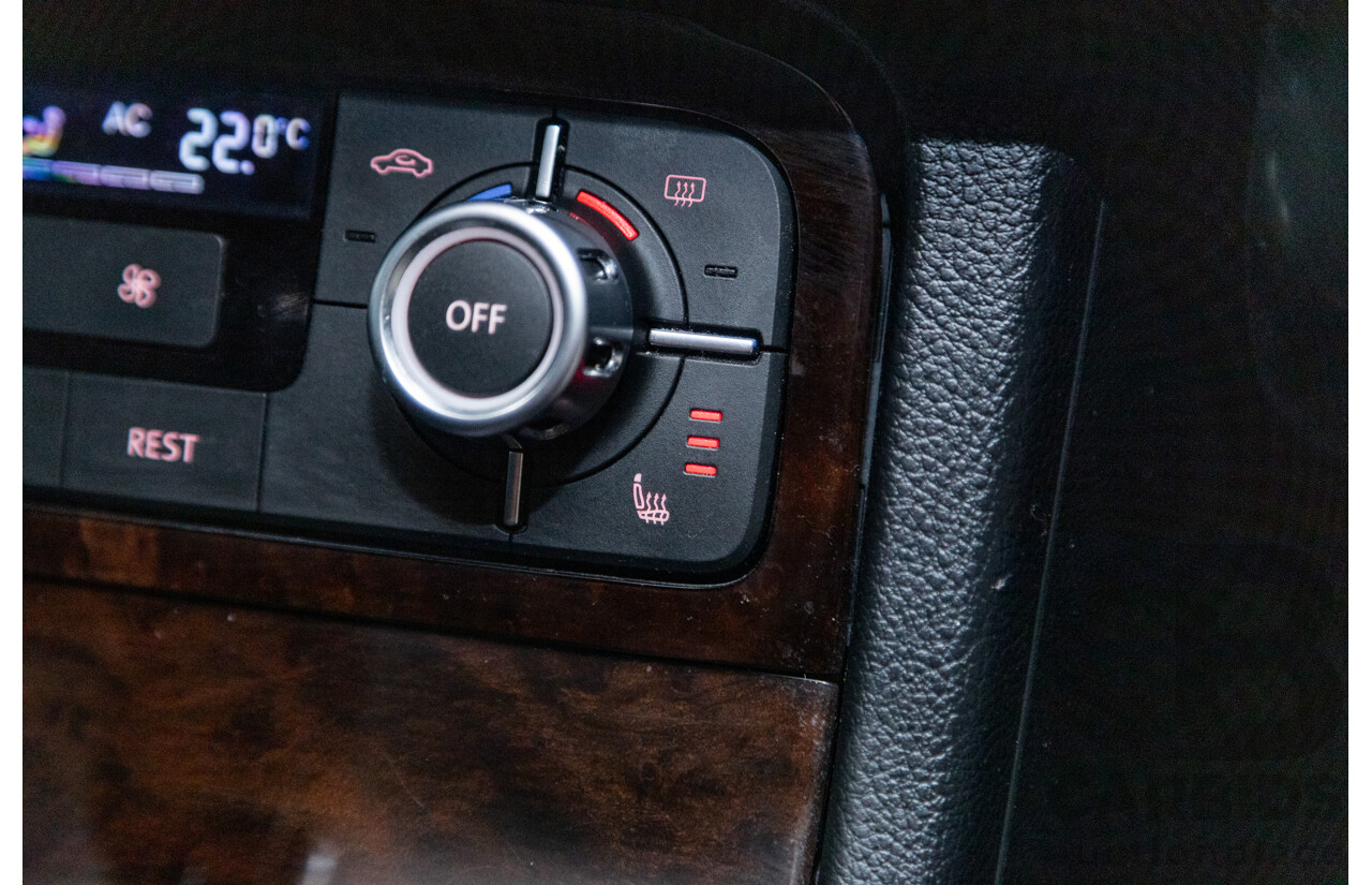 7/2013 Volkswagen Touareg V6 TDI (AWD) 7P MY13.5 4d Wagon Deep Black Pearl Turbo Diesel V6 3.0L