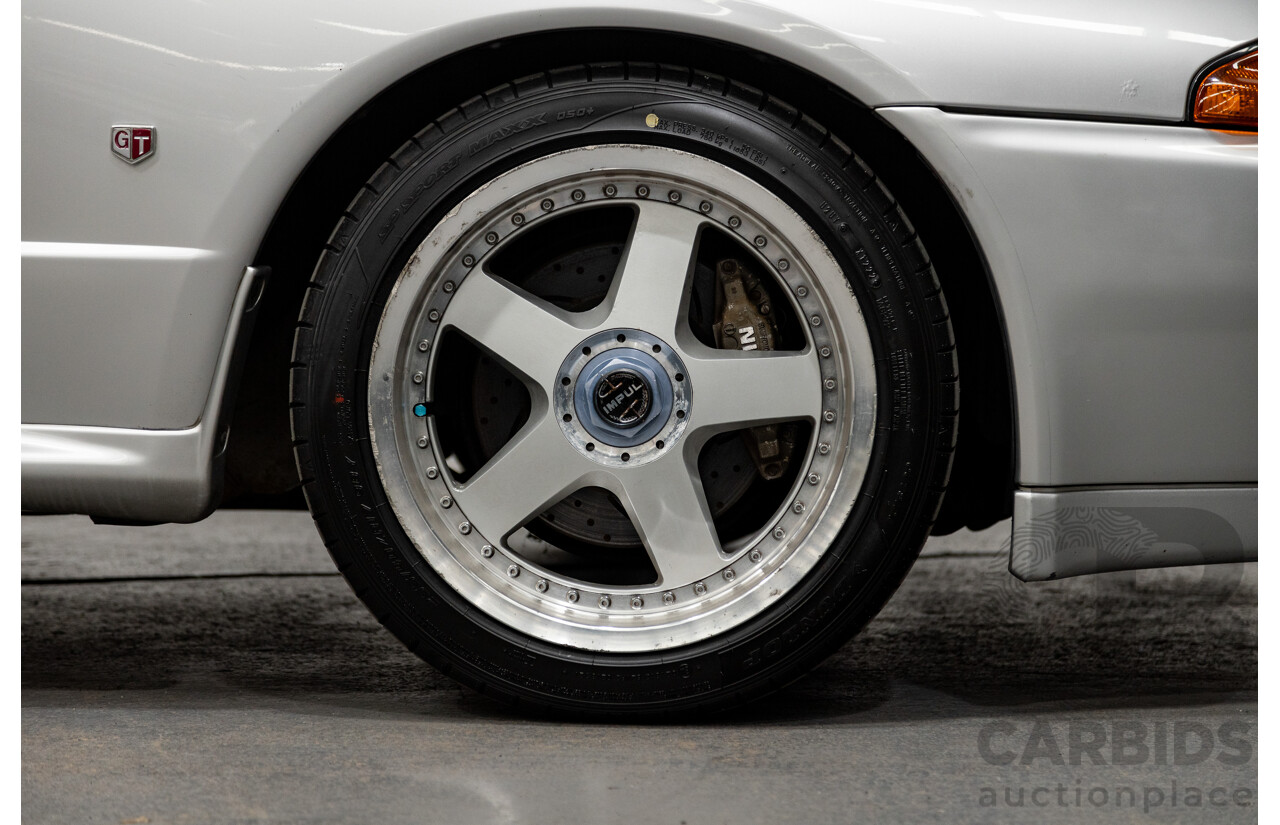3/1993 Nissan Skyline R32 GT-R BNR32 Series 3 2d Coupe KL0 Spark Silver Metallic Twin Turbo 2.6L - 06/2001 Import