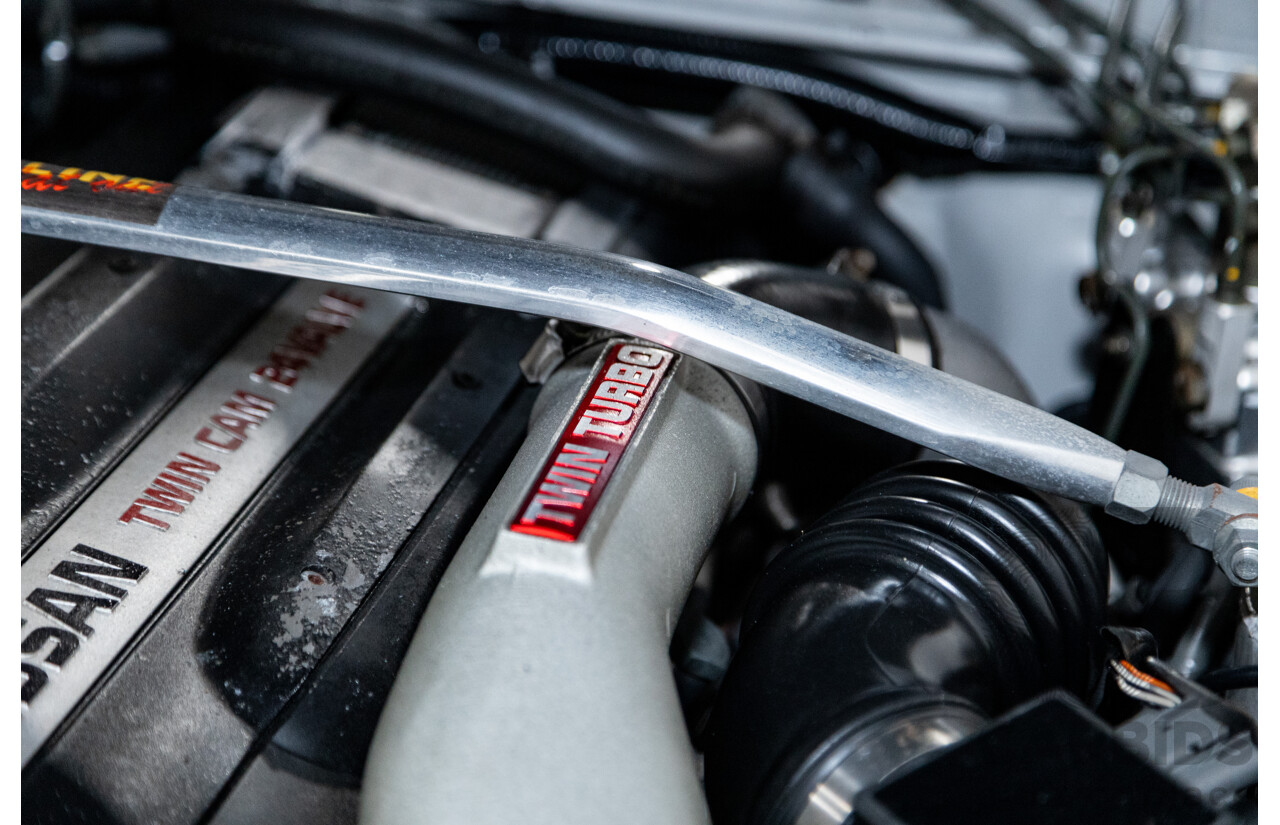 3/1993 Nissan Skyline R32 GT-R BNR32 Series 3 2d Coupe KL0 Spark Silver Metallic Twin Turbo 2.6L - 06/2001 Import