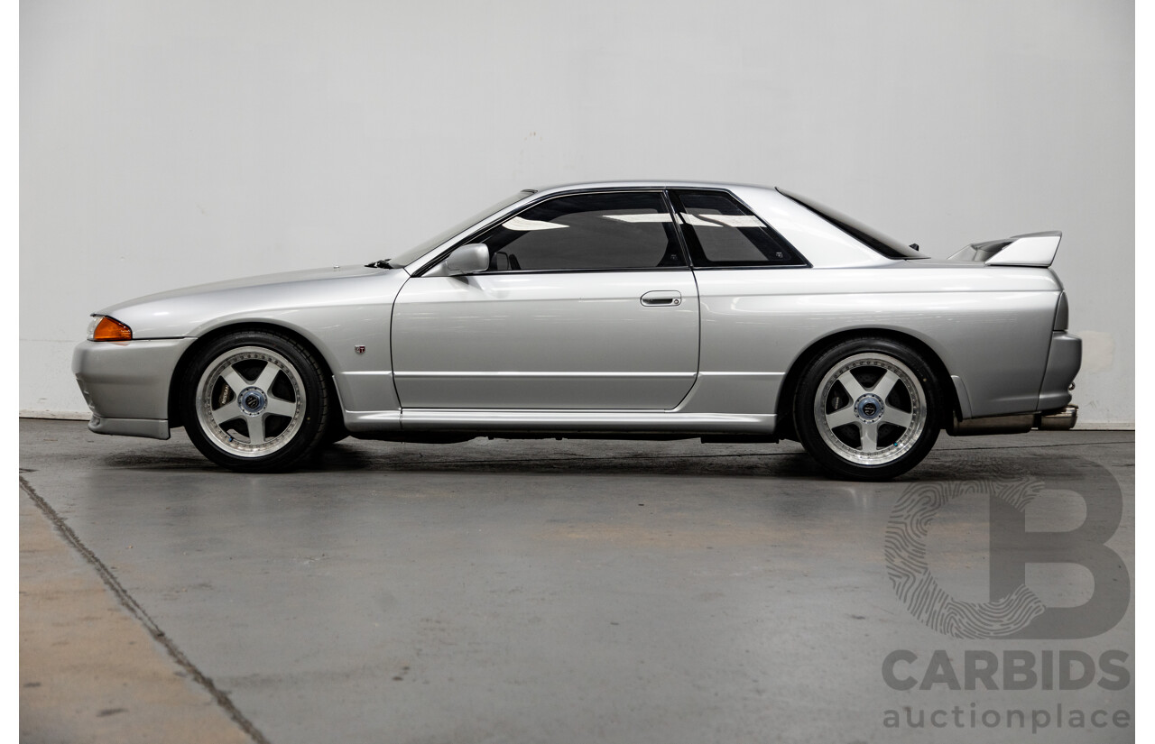 3/1993 Nissan Skyline R32 GT-R BNR32 Series 3 2d Coupe KL0 Spark Silver Metallic Twin Turbo 2.6L - 06/2001 Import
