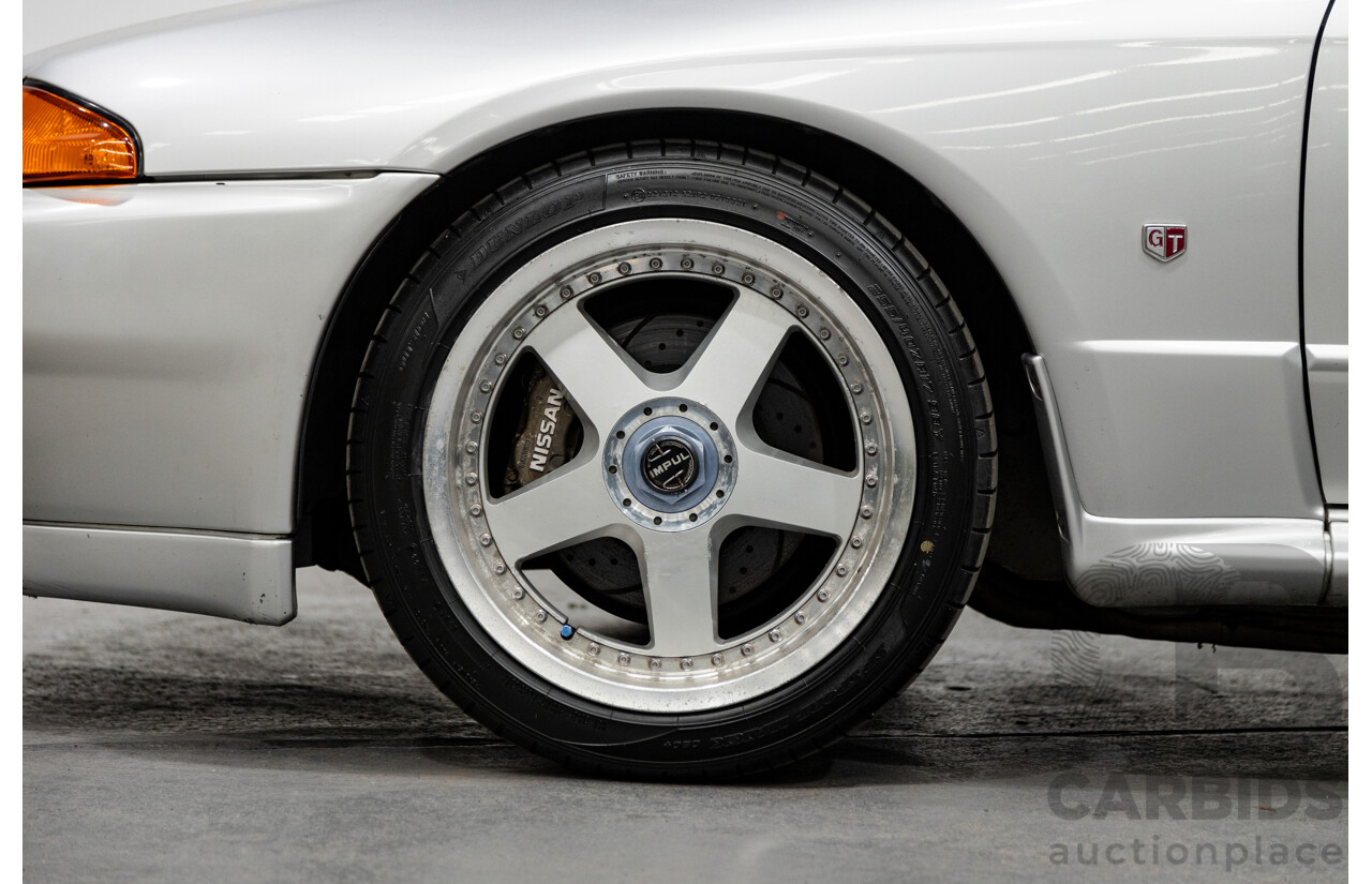 3/1993 Nissan Skyline R32 GT-R BNR32 Series 3 2d Coupe KL0 Spark Silver Metallic Twin Turbo 2.6L - 06/2001 Import