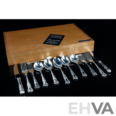 Retro W.A Rogers From Oneida Silver Plate 44 Piece Flatware Set in Kings Pattern in Wooden Canteen