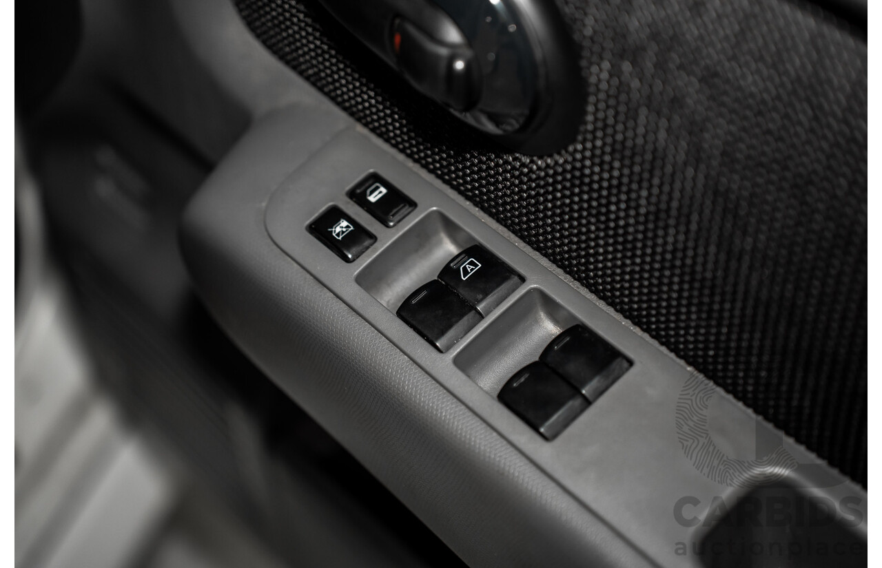 11/2004 Nissan Cube BGZ11 4d Wagon White 1.4L -  Used Import (dated 11/2004)