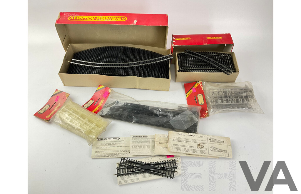 Vintage Hornby OO Gauge Curved Track and Cross Overs, Elevated Track Sidewalls, Platform Fencing and Girder Bridge, All in Original Packaging