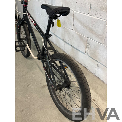 FREE AGENT Maverick BMX Bike Black (49cm Frame)