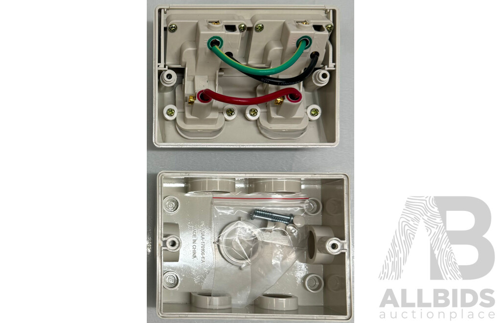 Crown Weatherproof Double GPO Power Point - Lot of 6