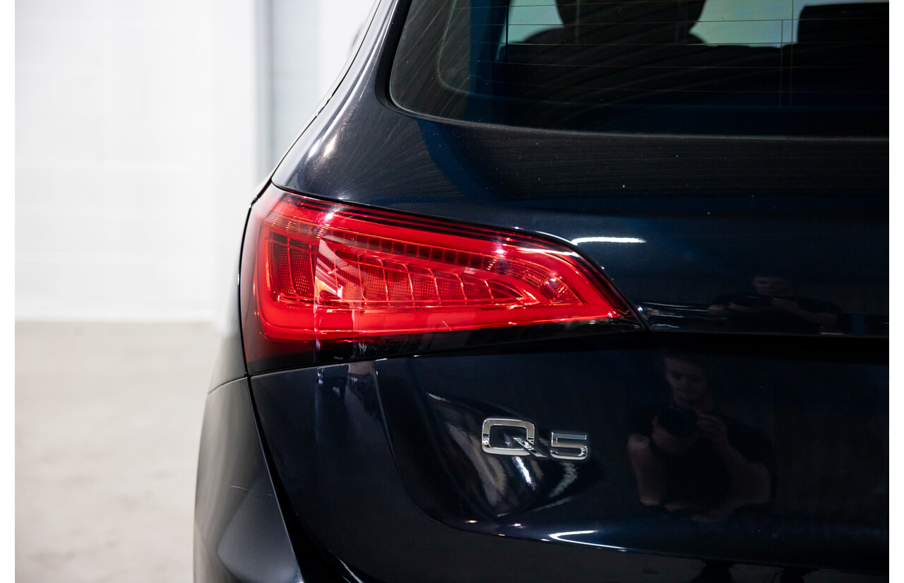 9/2015 Audi Q5 2.0 TFSI Quattro (AWD) 8R MY16 4d Wagon Moonlight Blue Metallic Turbo 2.0L
