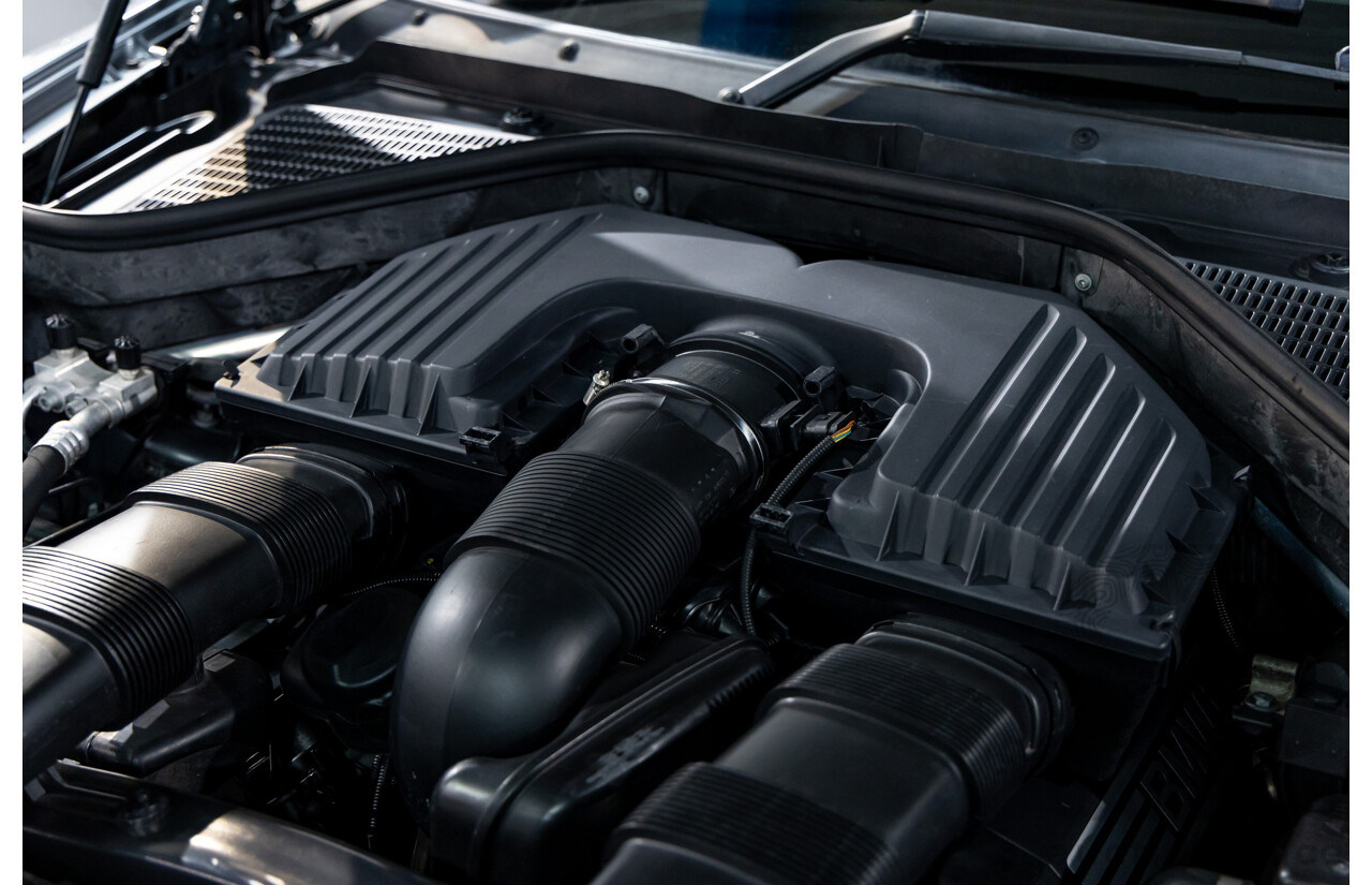 11/2007 Bmw X5 4.8i E70 xDrive (4x4) 4d Wagon Space Grey Metallic V8 4.8L