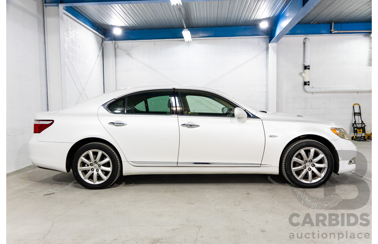 11/2006 Lexus LS460 4d USF40R Sedan White V8 4.3L (IMPORT)