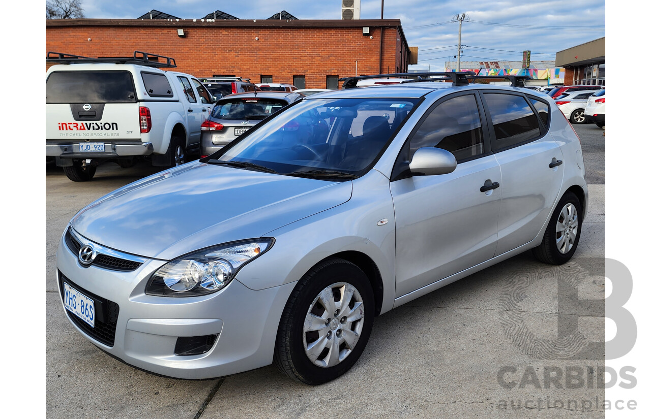 12/2011 Hyundai i30 SX 1.6 CRDi FD MY11 5d Hatchback Silver Or Chrome 1.6L