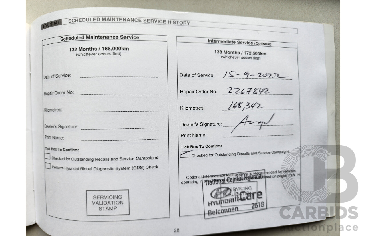 12/2011 Hyundai i30 SX 1.6 CRDi FD MY11 5d Hatchback Silver Or Chrome 1.6L