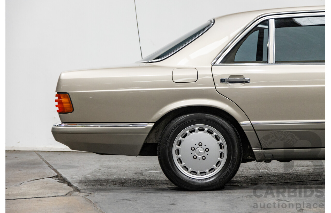 6/1990 Mercedes Benz 560 SEL W126 4d Sedan Smoke Silver Metallic V8 5.6L