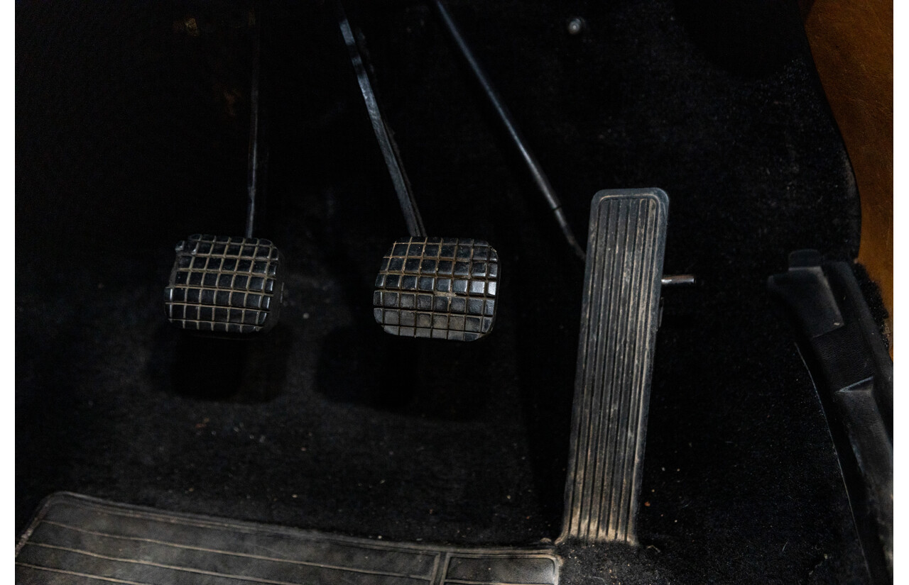 2/1976 Peugeot 504 GL 4d Sedan Yellow 2.0L