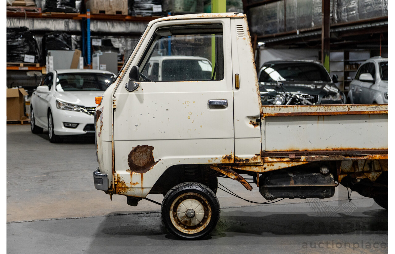 09/1975 Honda TN-V Deluxe TN360 2d Cab Chassis Kei Truck White 354cc 0.4L