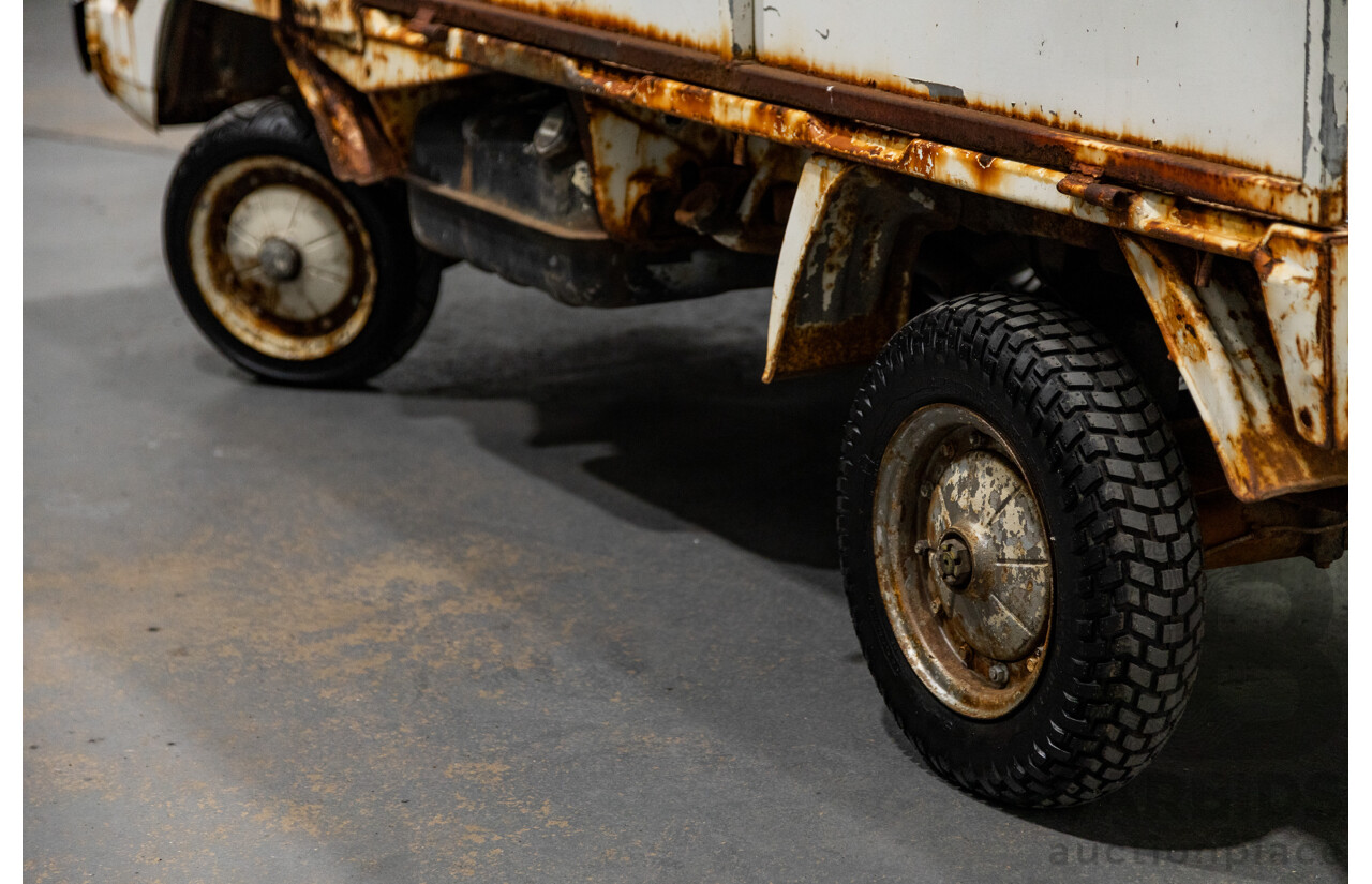 09/1975 Honda TN-V Deluxe TN360 2d Cab Chassis Kei Truck White 354cc 0.4L