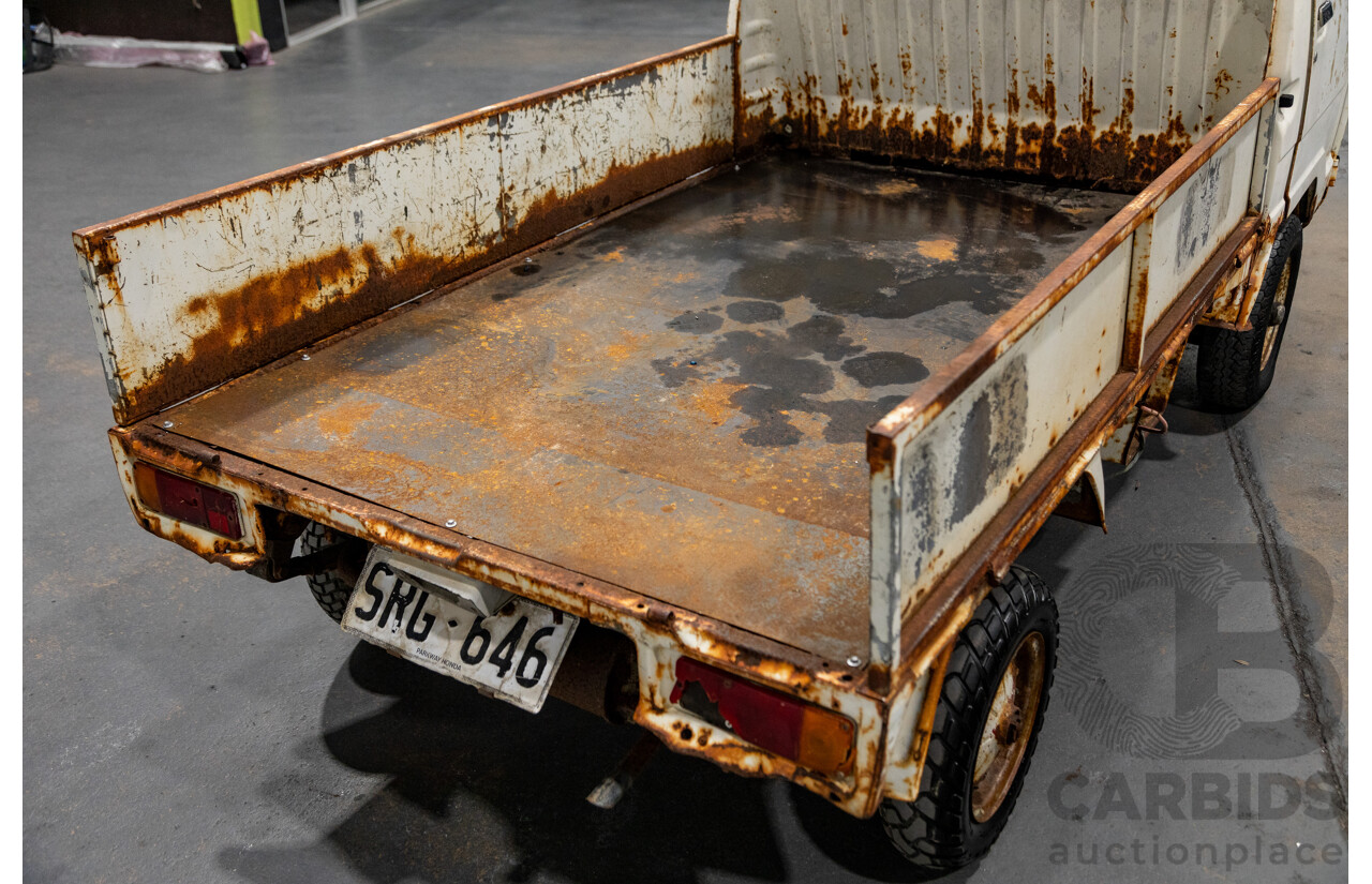 09/1975 Honda TN-V Deluxe TN360 2d Cab Chassis Kei Truck White 354cc 0.4L