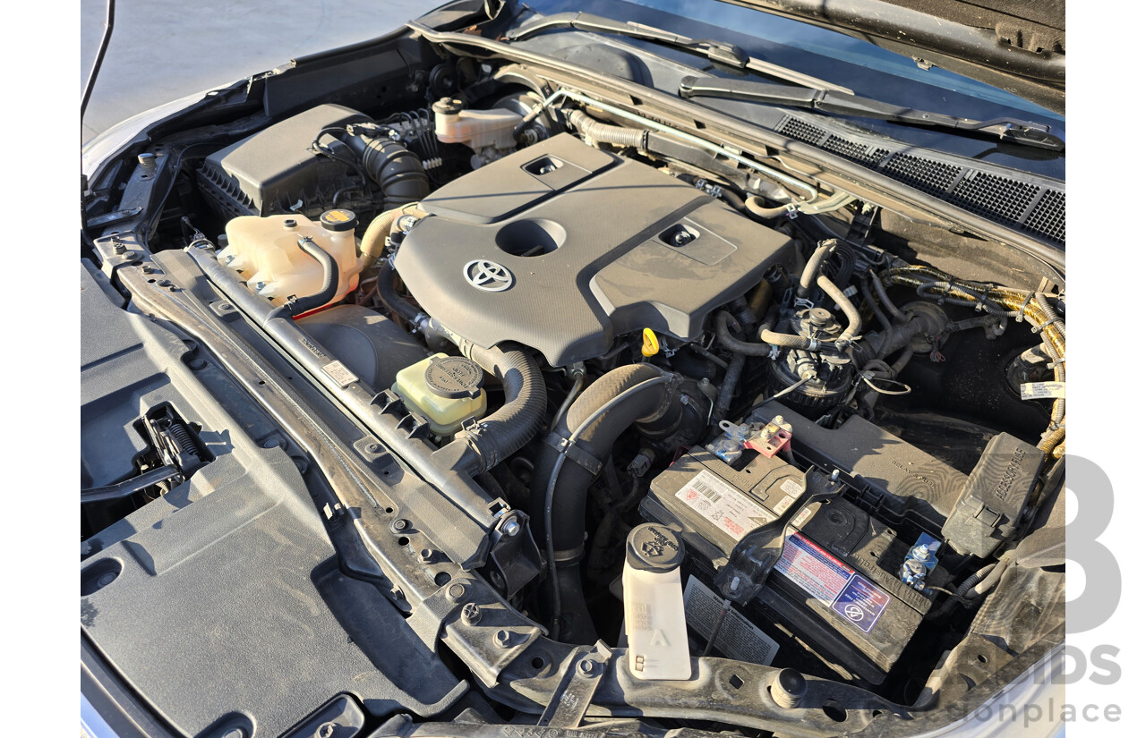 6/2016 Toyota Hilux SR5 (4x4) N80 GUN126R Dual Cab Utility Eclipse Black Turbo Diesel 2.8L