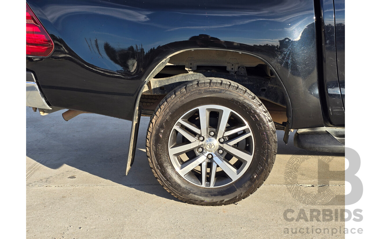 6/2016 Toyota Hilux SR5 (4x4) N80 GUN126R Dual Cab Utility Eclipse Black Turbo Diesel 2.8L