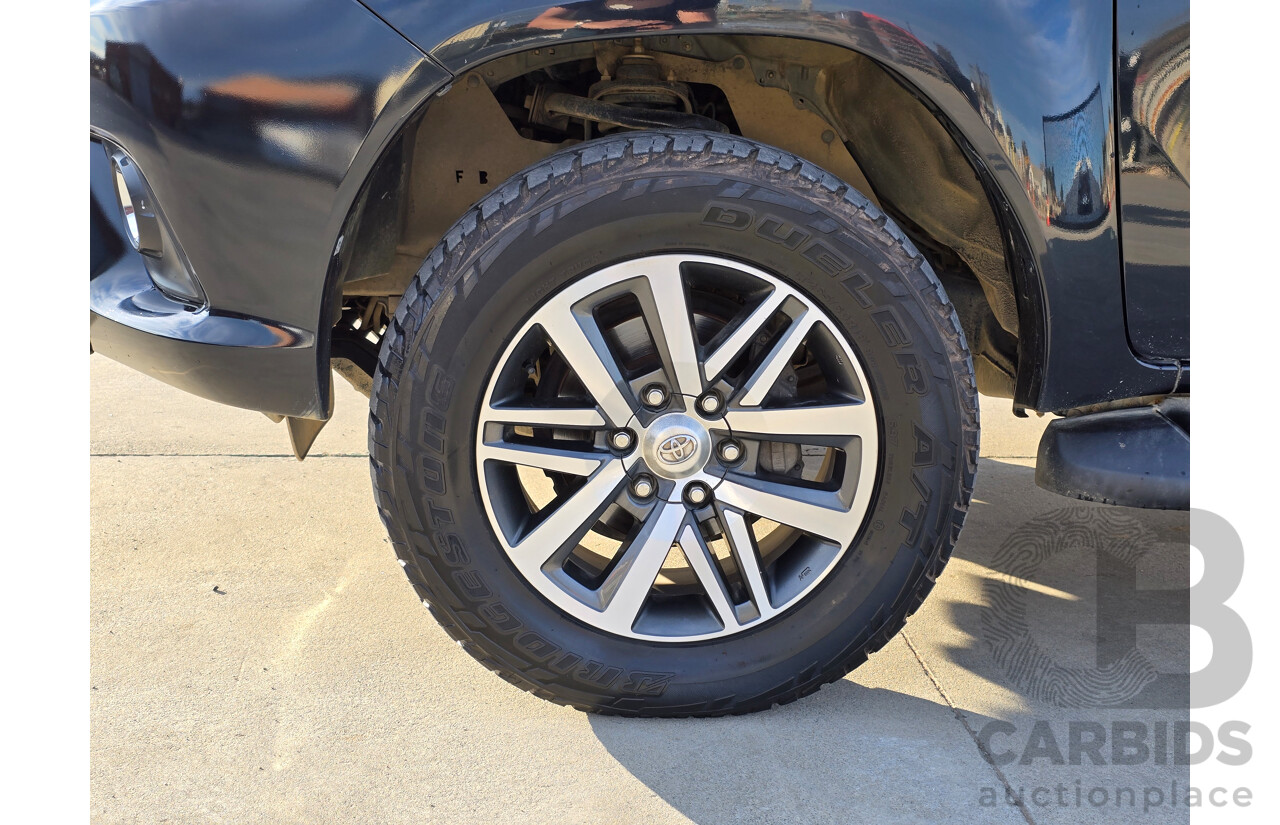 6/2016 Toyota Hilux SR5 (4x4) N80 GUN126R Dual Cab Utility Eclipse Black Turbo Diesel 2.8L