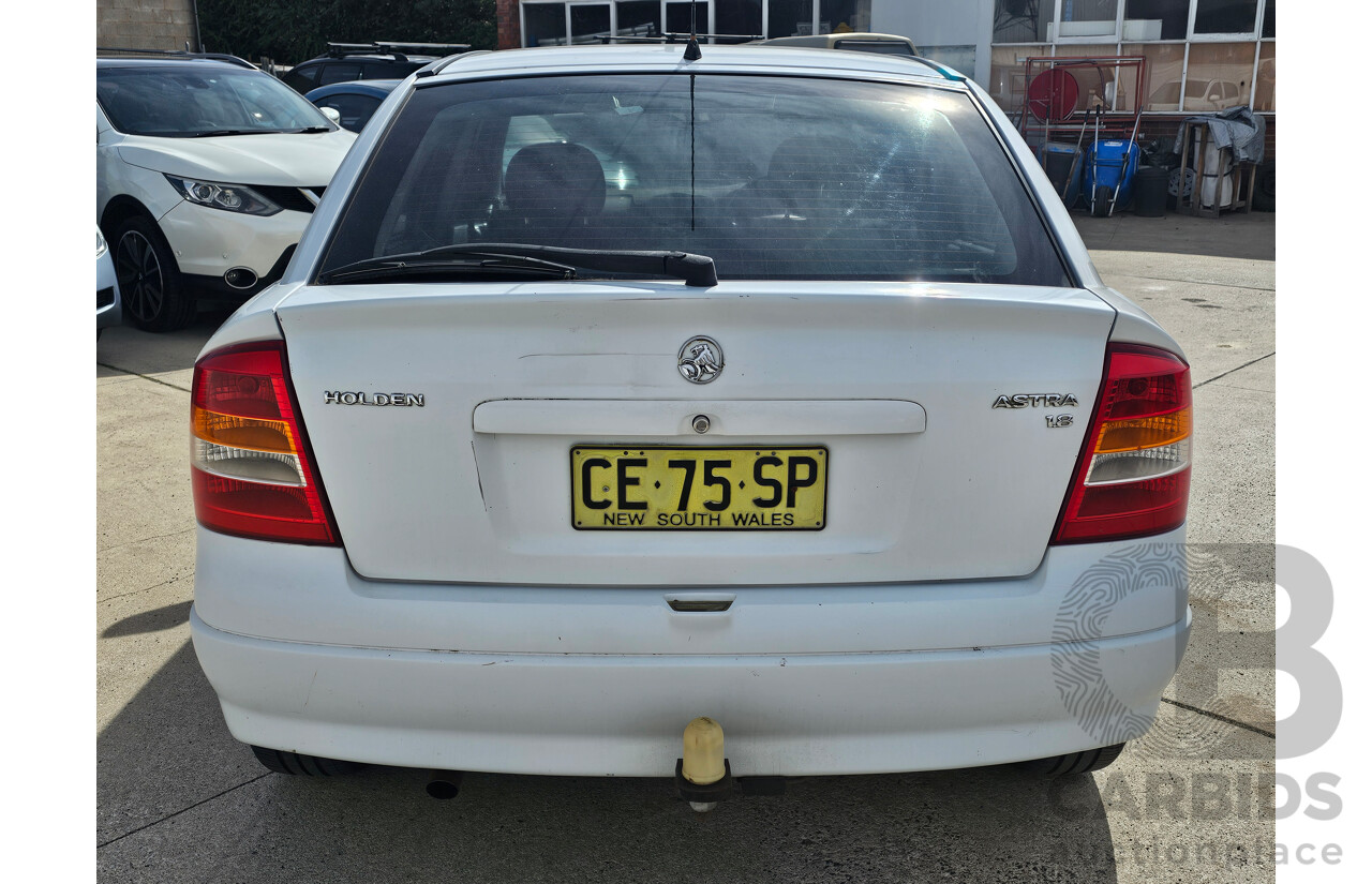 8/2002 Holden Astra Equipe TS 5d Hatchback White 1.8L