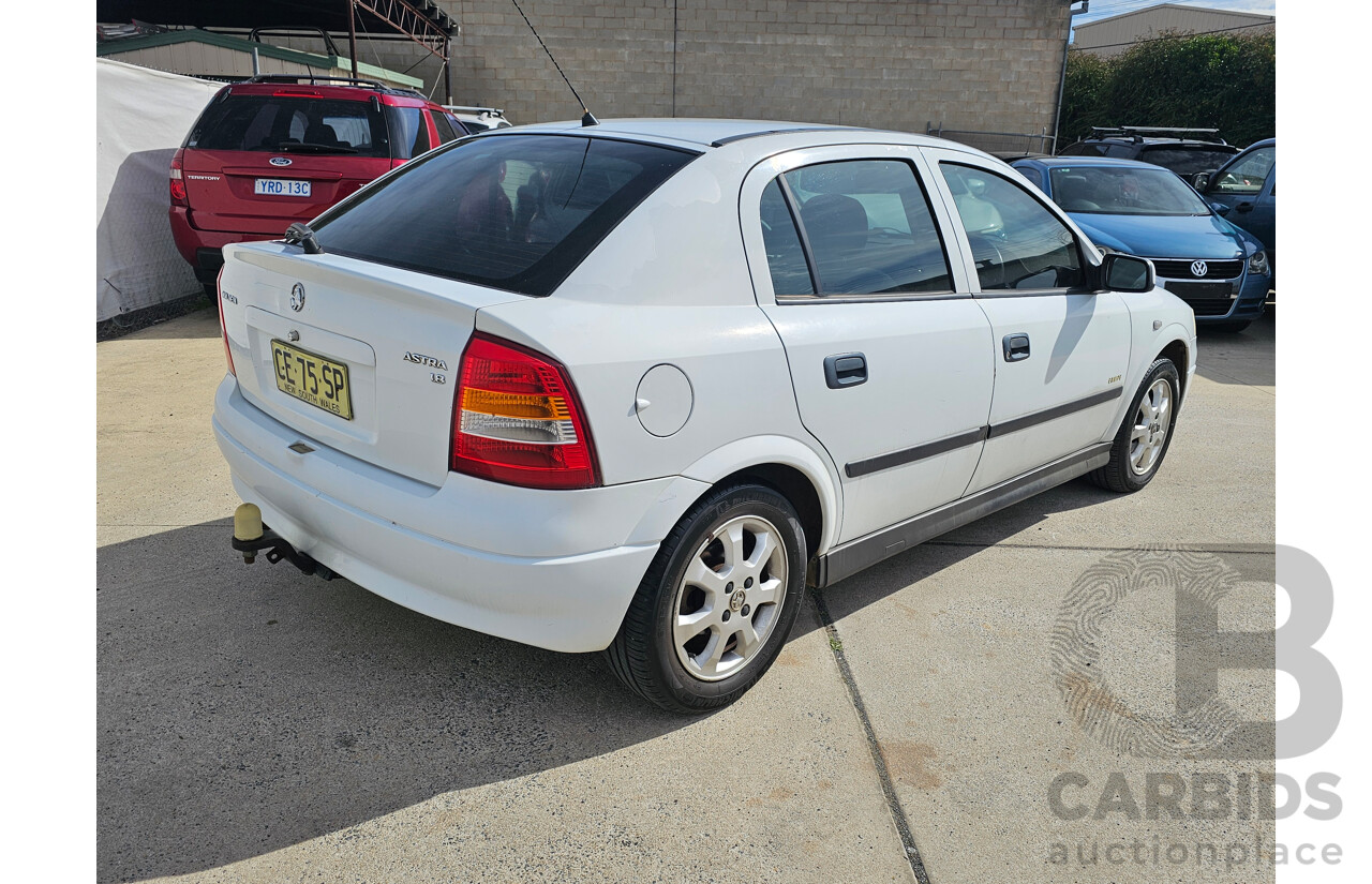 8/2002 Holden Astra Equipe TS 5d Hatchback White 1.8L