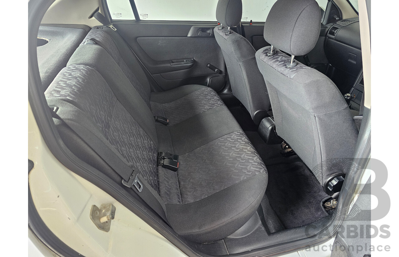 8/2002 Holden Astra Equipe TS 5d Hatchback White 1.8L