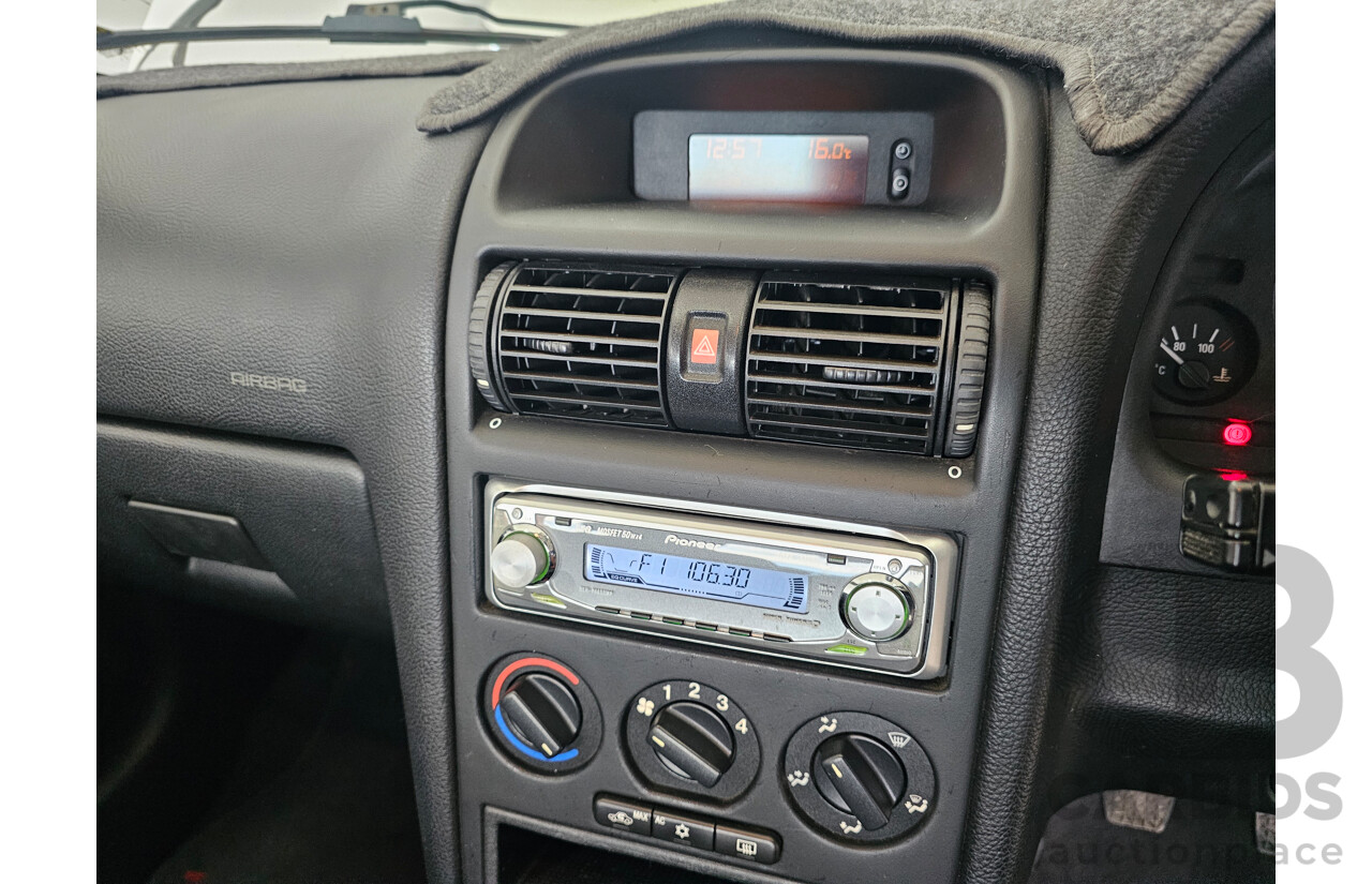 8/2002 Holden Astra Equipe TS 5d Hatchback White 1.8L