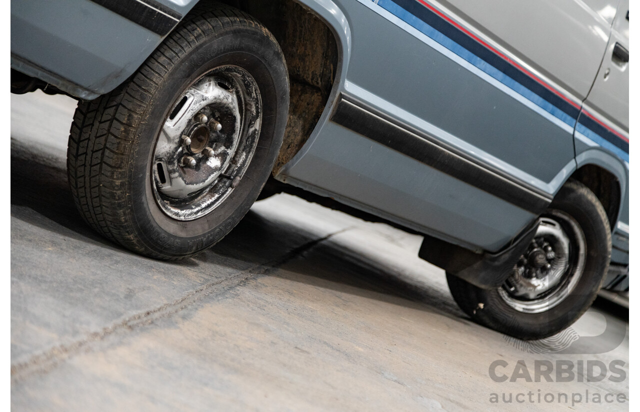 06/2001 Complied (1986) Toyota Hiace Super Custom YH51G 2d Van Silver 2.0L - 8 Seater - Import