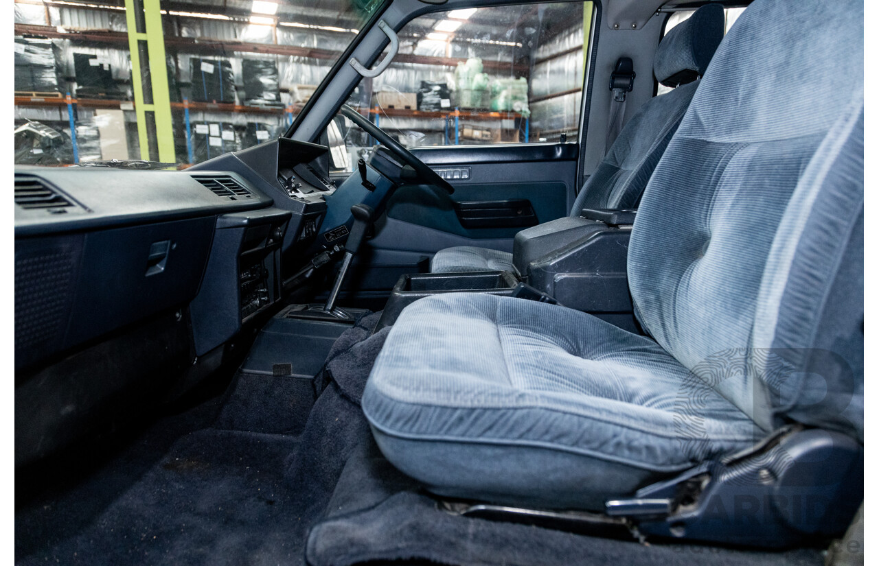 06/2001 Complied (1986) Toyota Hiace Super Custom YH51G 2d Van Silver 2.0L - 8 Seater - Import