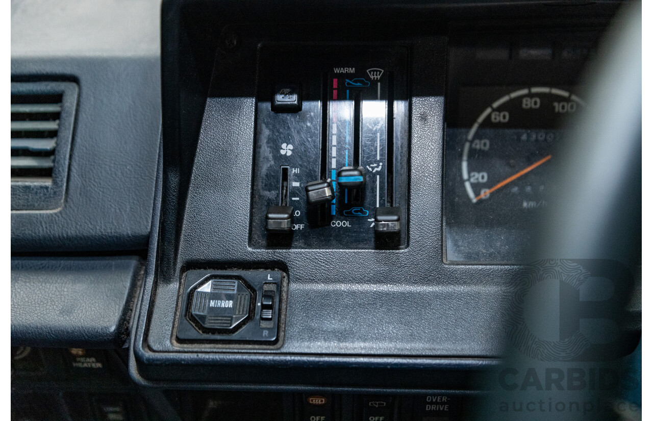 06/2001 Complied (1986) Toyota Hiace Super Custom YH51G 2d Van Silver 2.0L - 8 Seater - Import