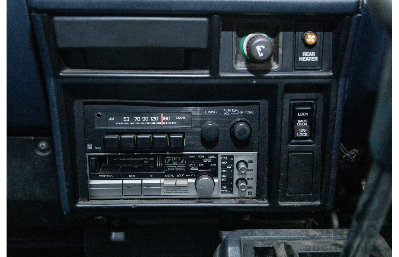 06/2001 Complied (1986) Toyota Hiace Super Custom YH51G 2d Van Silver 2.0L - 8 Seater - Import